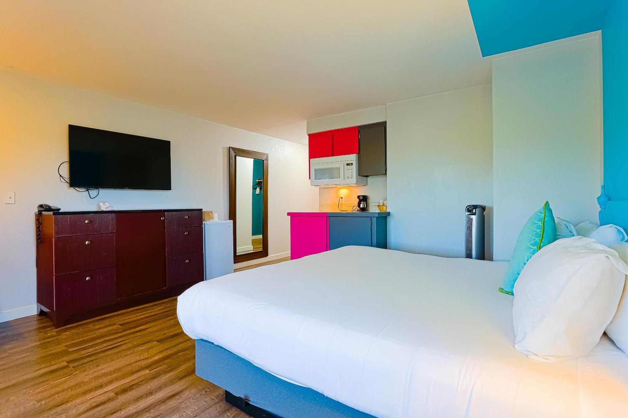 Coast River Inn By Oyo Seaside Exterior foto