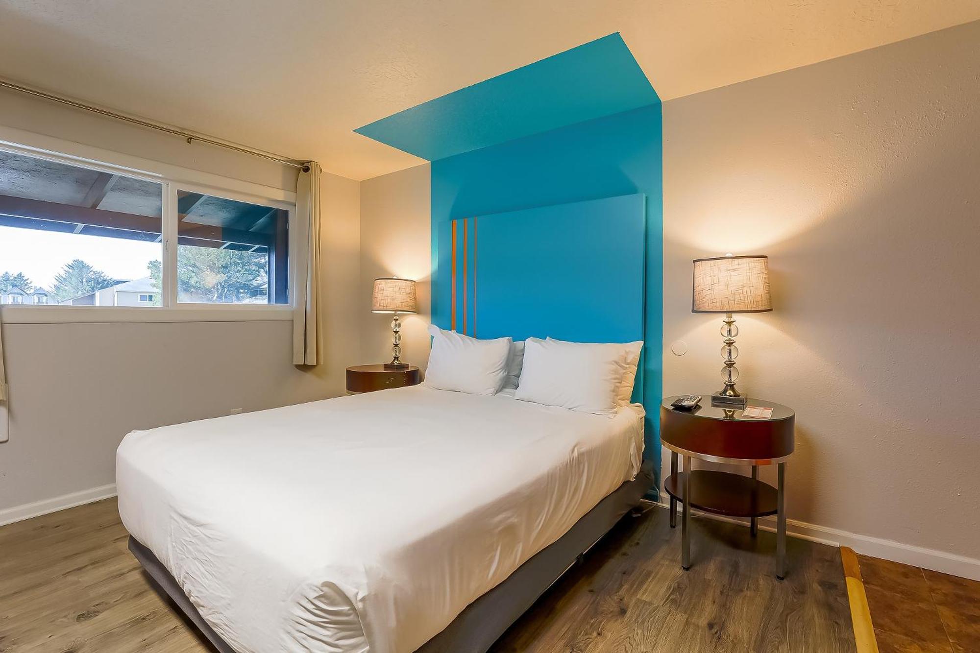 Coast River Inn By Oyo Seaside Exterior foto